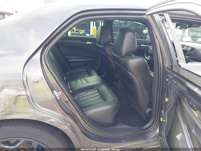 صورة 8 لـ 2018 Chrysler 300 300S