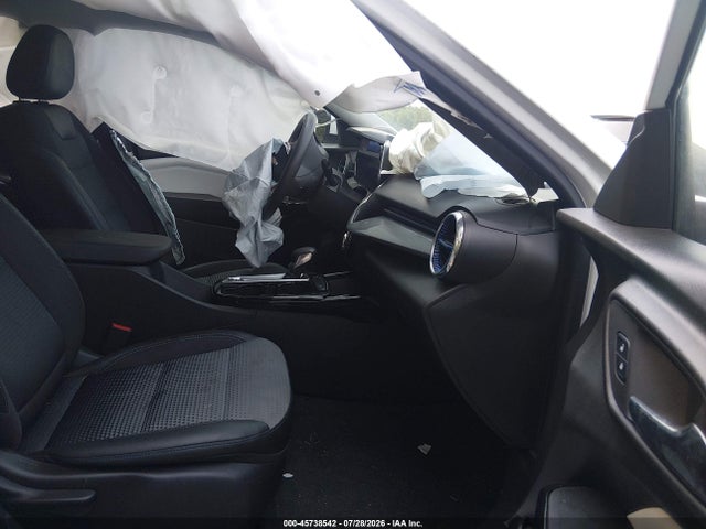 2025 CHEVROLET TRAX FWD LT 8