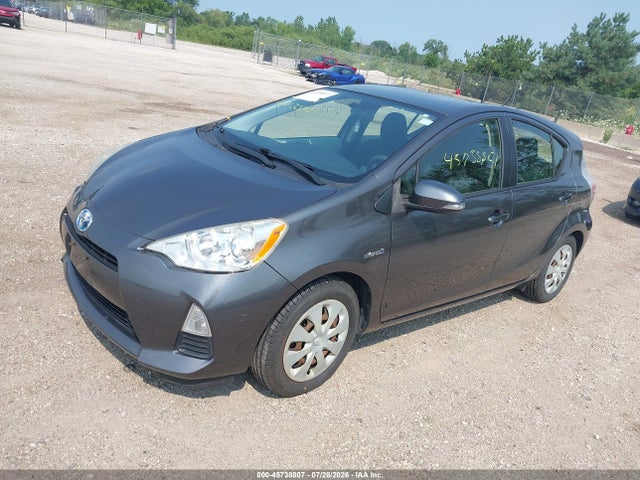 2013 Toyota PRIUS C TWO — фото 2