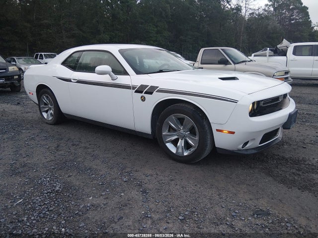 2015 Dodge CHALLENGER SXT — фото 1