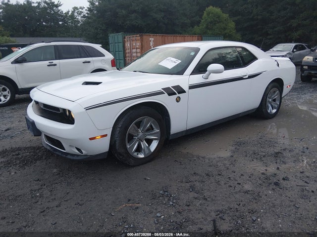2015 Dodge CHALLENGER SXT — фото 2