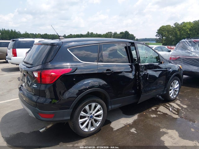 2019 FORD ESCAPE SE 4