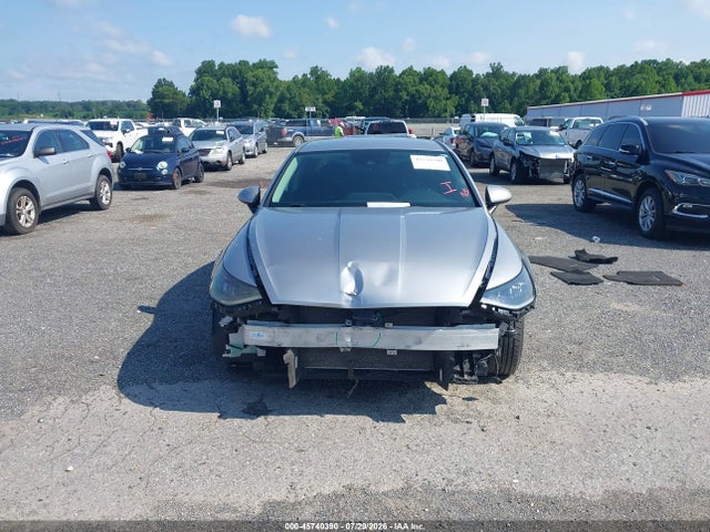 2021 HYUNDAI SONATA SE 12