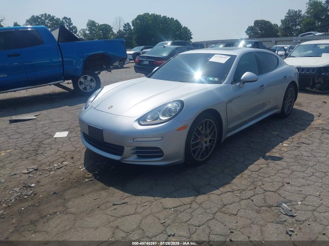 2016 Porsche PANAMERA 4 — фото 2