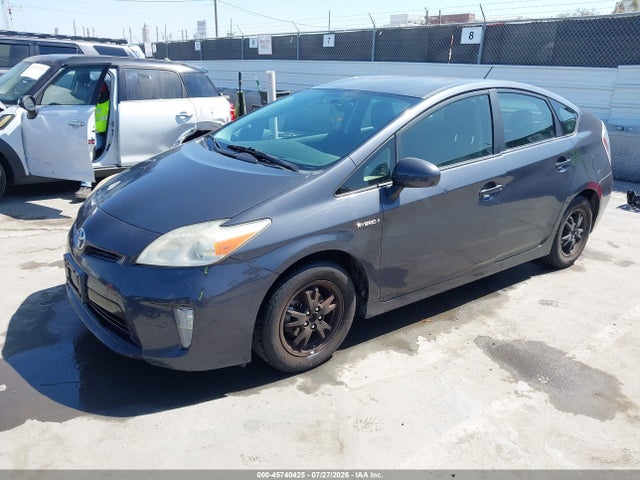 صورة 2 لـ 2012 Toyota PRIUS TWO