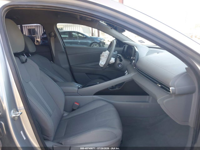 2023 HYUNDAI ELANTRA SE 5
