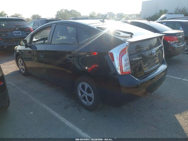 2013 Toyota PRIUS THREE — фото 3