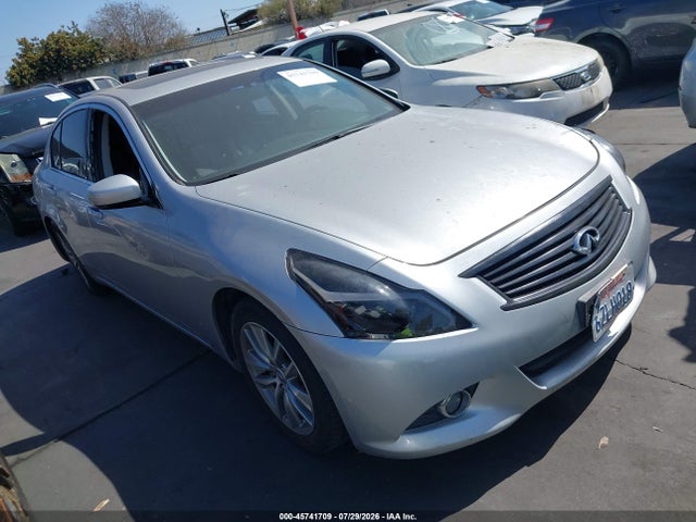 2013 INFINITI G37 JOURNEY