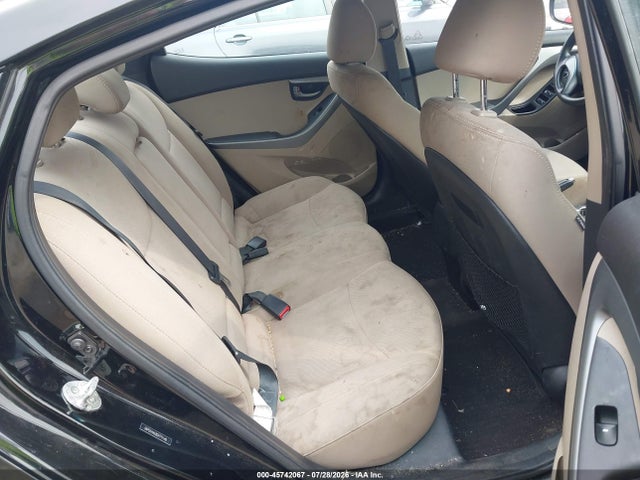 صورة 8 لـ 2016 Hyundai ELANTRA SE