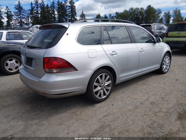 صورة 4 لـ 2012 Volkswagen JETTA SPORTWAGEN 2.0L TDI