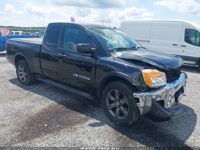 2015 NISSAN TITAN SV