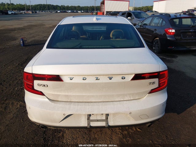 2018 VOLVO S90 T5 MOMENTUM 16