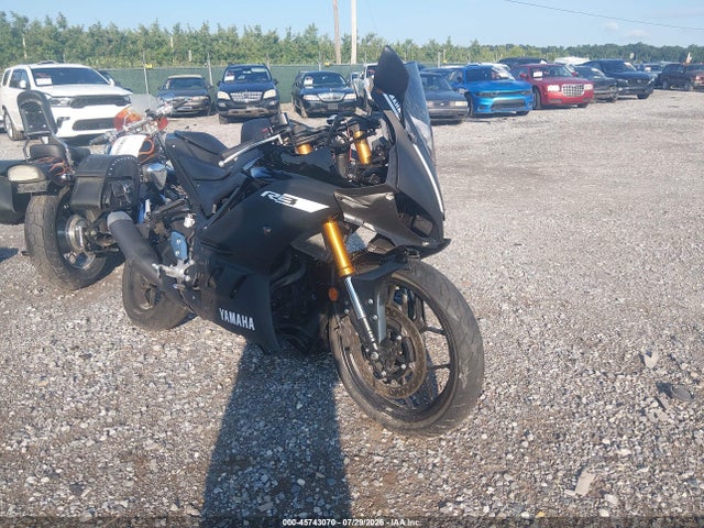 2019 YAMAHA YZFR3