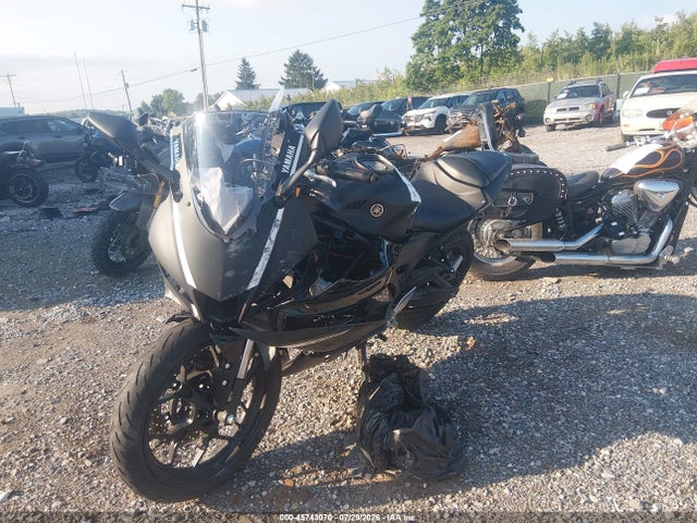 2019 YAMAHA YZFR3 2