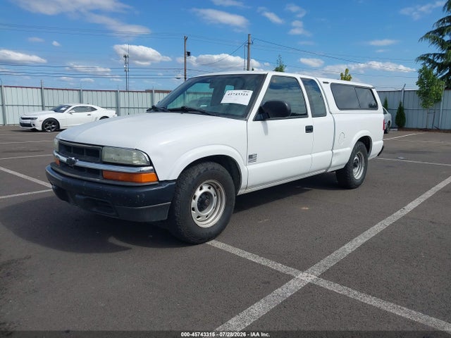 2003 Chevrolet S-10 photo 2