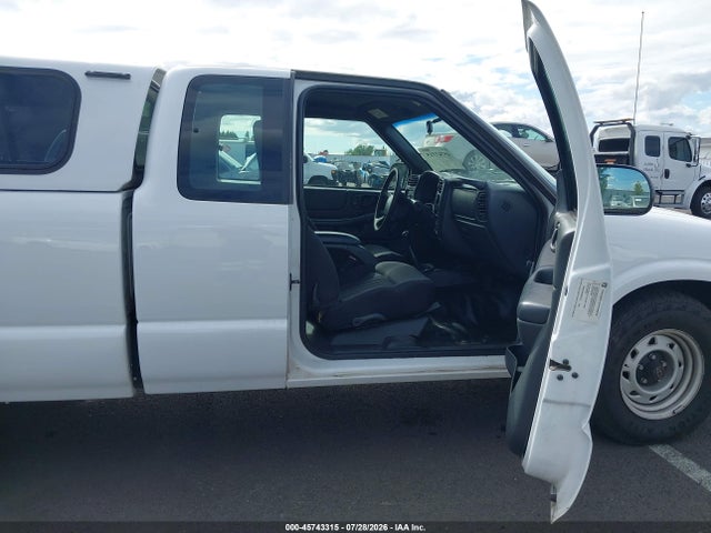 2003 Chevrolet S-10 photo 5