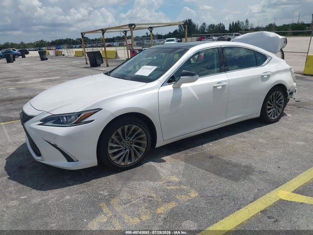 صورة 2 لـ 2024 Lexus ES 350 LUXURY