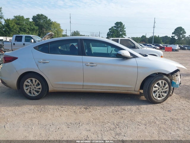 2019 HYUNDAI ELANTRA SE 14