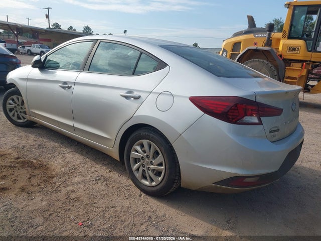 2019 HYUNDAI ELANTRA SE 3
