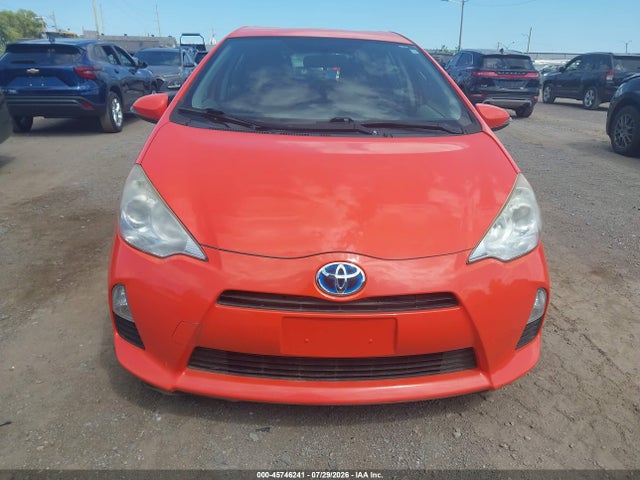 صورة 12 لـ 2013 Toyota PRIUS C THREE