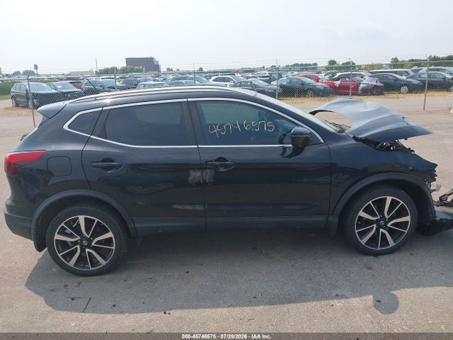 2017 NISSAN ROGUE SPORT SL 14