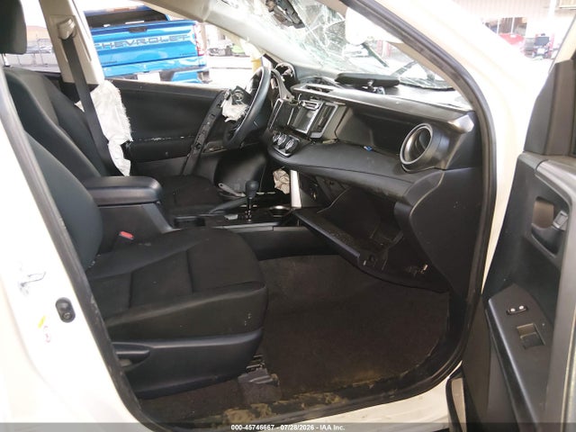 2017 TOYOTA RAV4 LE 5