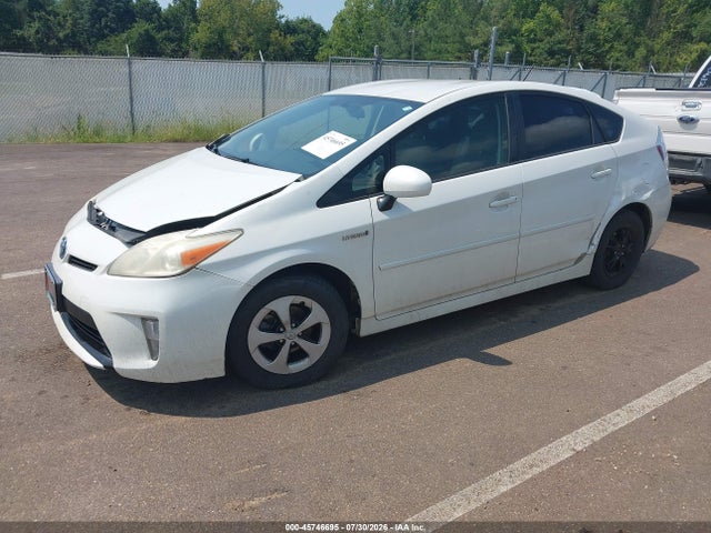 2012 Toyota PRIUS THREE — фото 2