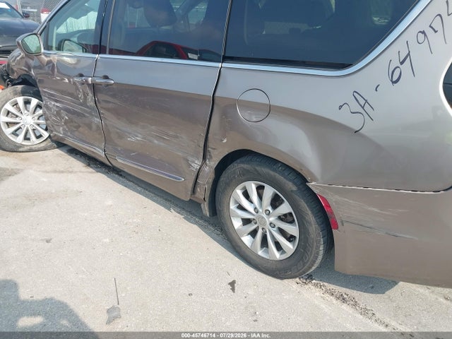 2017 CHRYSLER PACIFICA TOURING-L 6