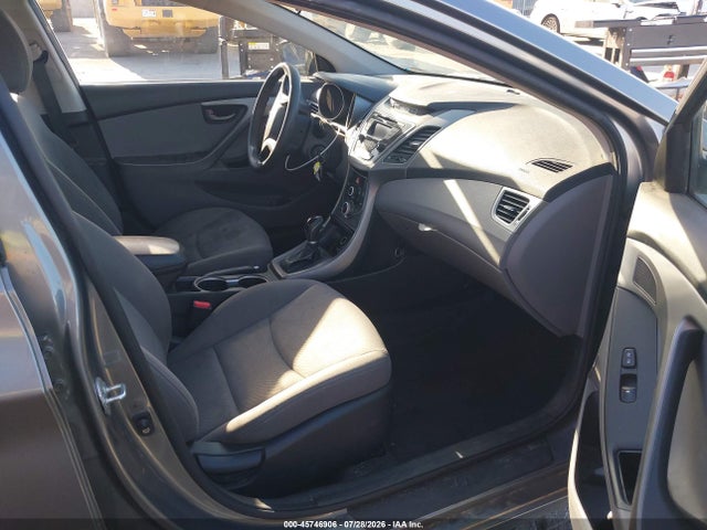 2016 Hyundai ELANTRA SE — фото 5