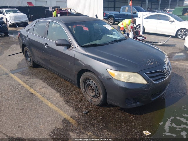 2011 TOYOTA CAMRY LE