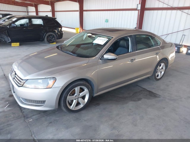 2012 Volkswagen PASSAT 2.5L SE 照片 2