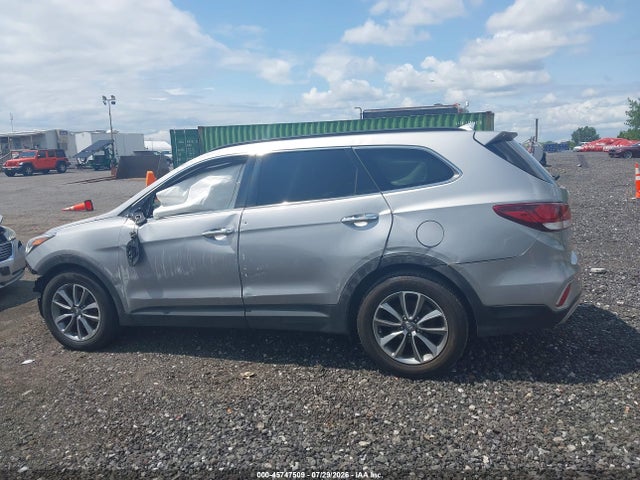 2017 HYUNDAI SANTA FE SE 14