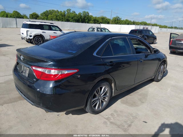 2015 Toyota CAMRY SE — фото 4
