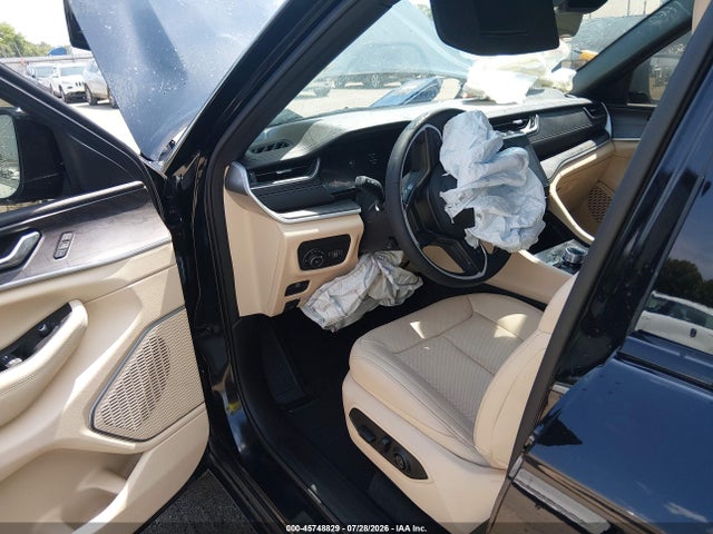 2025 JEEP GRAND CHEROKEE LIMITED 4X4 17