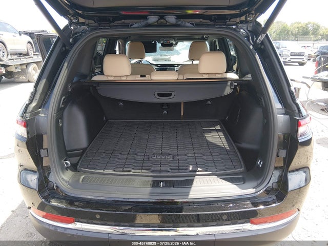 2025 JEEP GRAND CHEROKEE LIMITED 4X4 18
