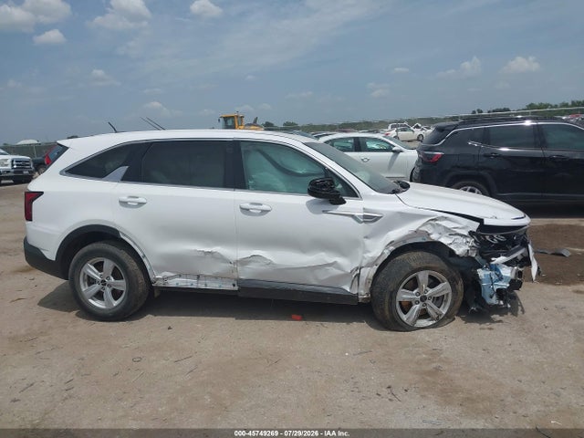 2022 KIA SORENTO LX 13