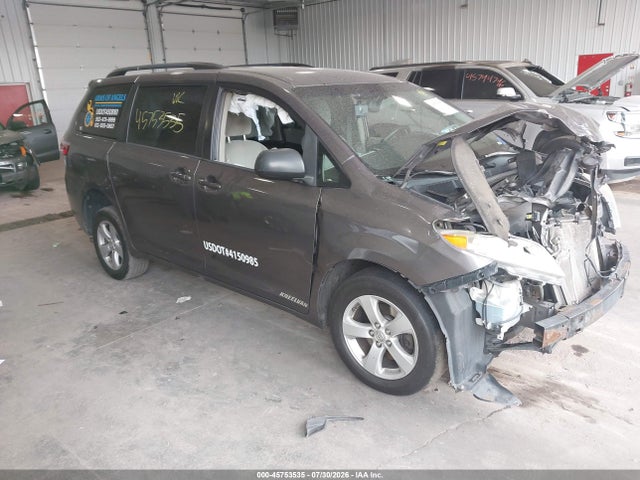 2015 TOYOTA SIENNA LE 8 PASSENGER