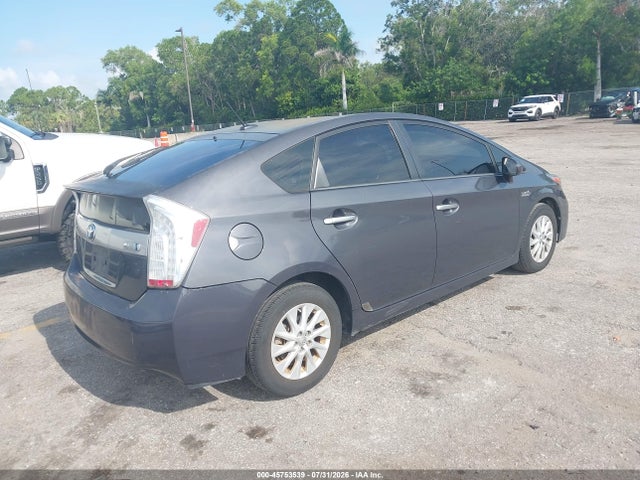 2013 Toyota PRIUS PLUG-IN photo 4
