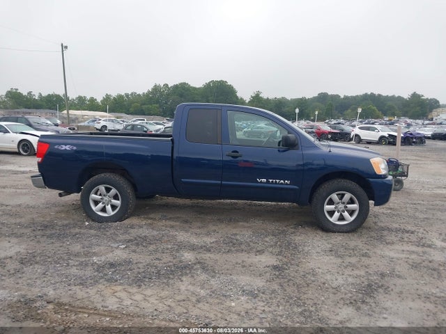 2011 Nissan TITAN SV photo 13