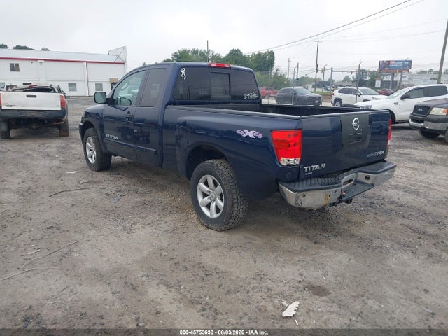 2011 Nissan TITAN SV photo 3
