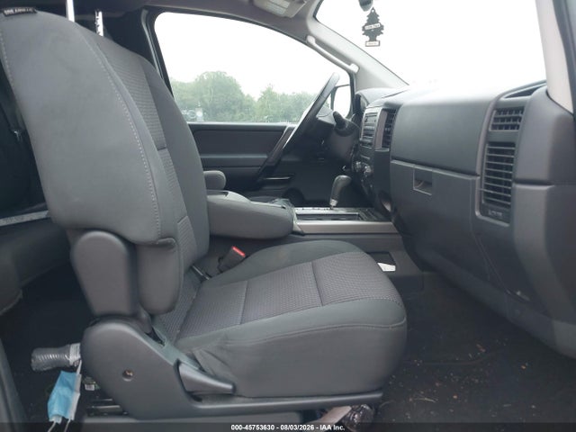 2011 Nissan TITAN SV photo 5
