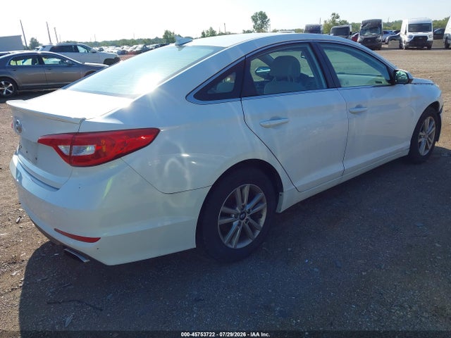 2015 Hyundai SONATA SE — фото 4