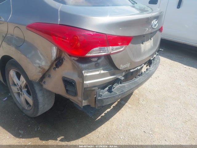 صورة 14 لـ 2013 Hyundai ELANTRA GLS