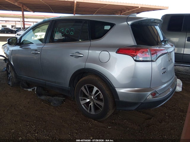 2018 TOYOTA RAV4 XLE 3