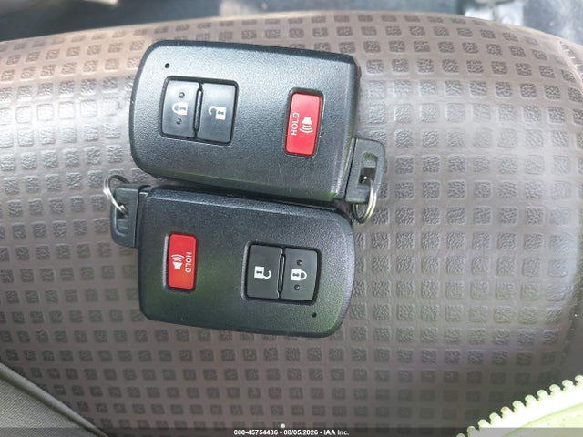 2017 TOYOTA TACOMA LIMITED 11