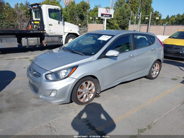 2013 Hyundai ACCENT SE 照片 2