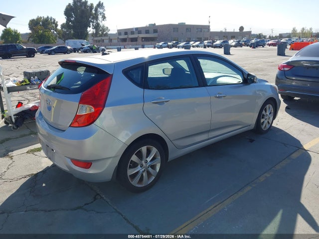 2013 Hyundai ACCENT SE 照片 4