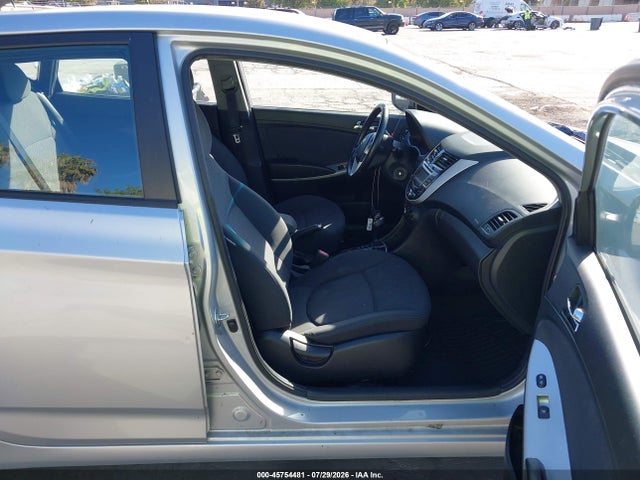 2013 Hyundai ACCENT SE 照片 5