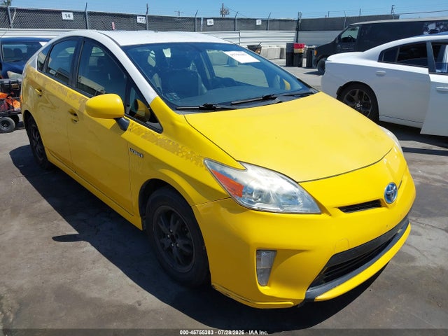 2015 Toyota PRIUS FOUR — фото 6
