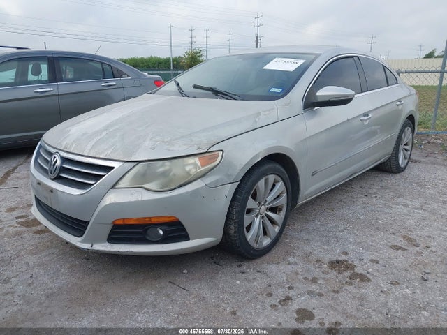 2010 Volkswagen CC SPORT photo 2